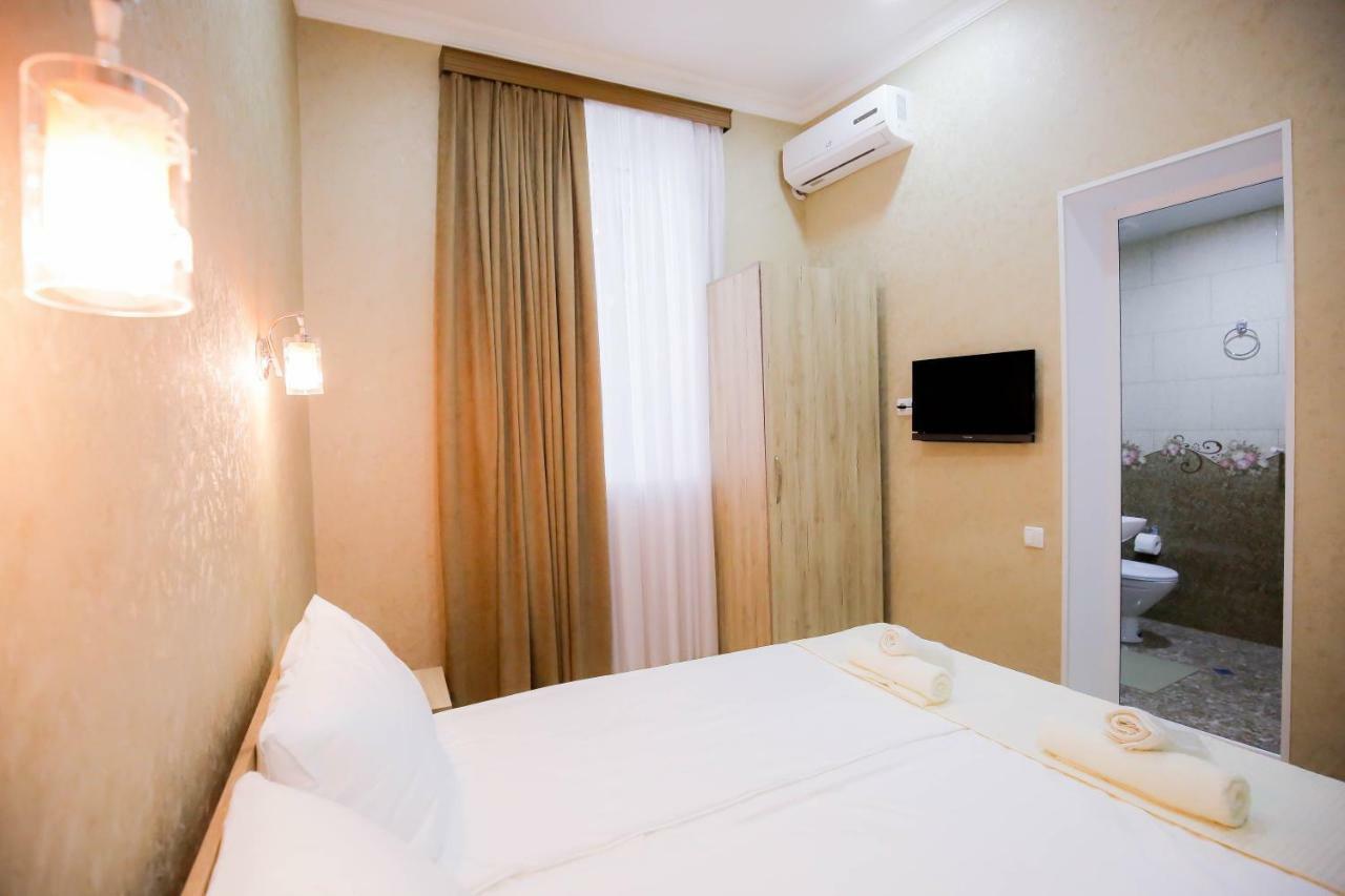 Anseza Hotel Kutaisi Ngoại thất bức ảnh