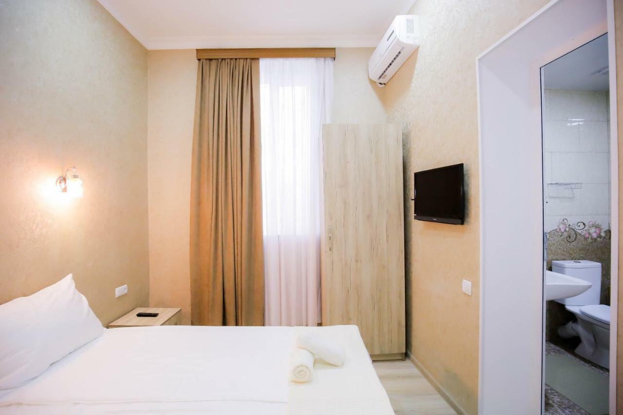 Anseza Hotel Kutaisi Ngoại thất bức ảnh