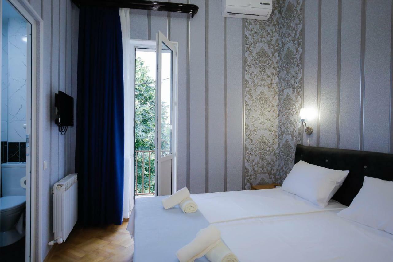 Anseza Hotel Kutaisi Ngoại thất bức ảnh