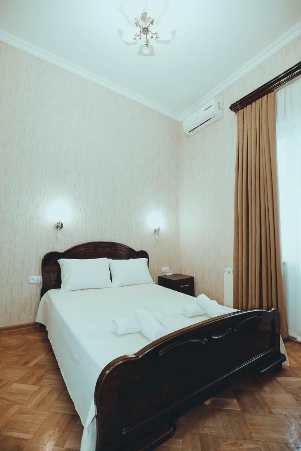 Anseza Hotel Kutaisi Ngoại thất bức ảnh